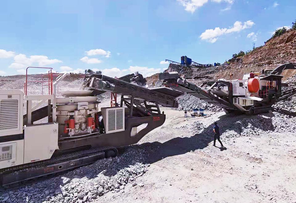 Guangxi Cenxi 200t/h crawler mobile crushing production line